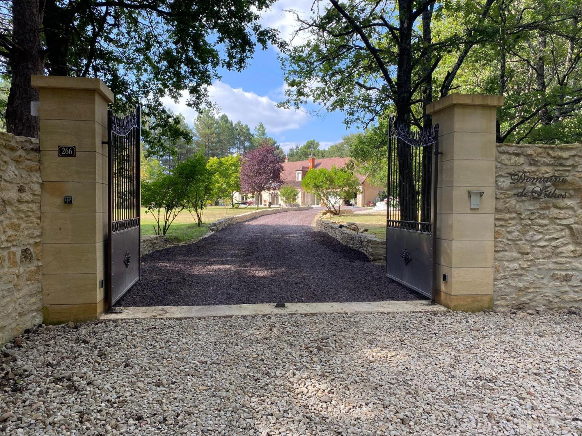 Domaine De Lithos Bed & Breakfast Fossemagne Dış mekan fotoğraf